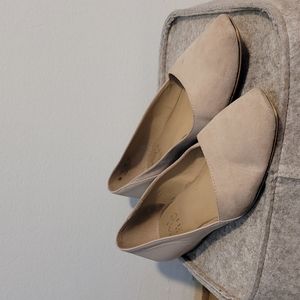 Naturalizer Square Toe Beige Flat